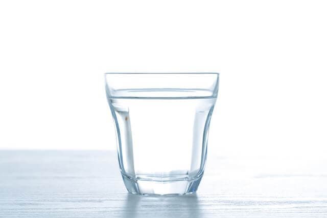 グラスの水